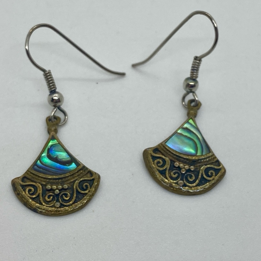 Vintage Abalone Inlay Fan Earrings | Brass Color Filigree Dangle Boho Art Deco